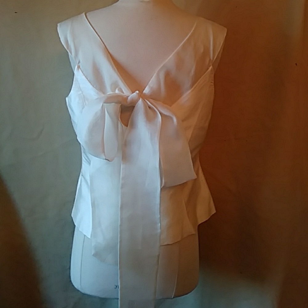 Shani lined cream-color silk top w rear bow-sz 10